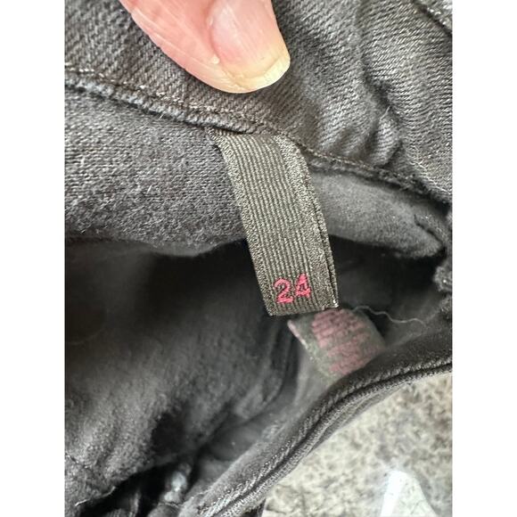 RtA x Harrods Cutoff Shorts Size 24 Black Denim Distressed NWT LA Made - Picture 4 of 6